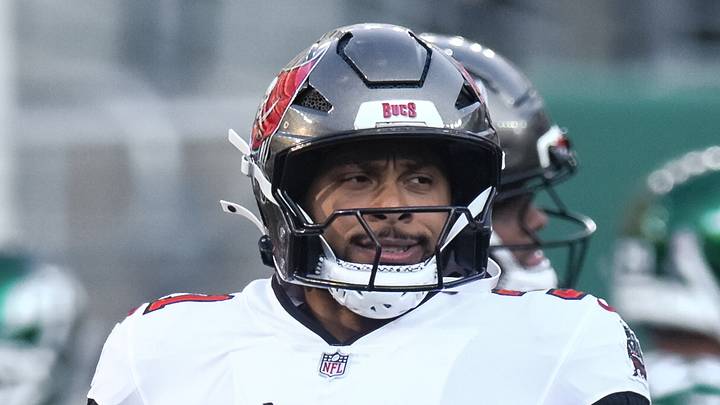 Tampa Bay Buccaneers safety Antoine Winfield Jr. (31) warms up before a game against the New York Giants Tampa Bay Buccaneers safety Antoine Winfield Jr. (31) warms up before a game against the New York Giants