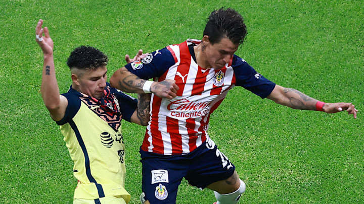 América contra Chivas, el Clásico Nacional, es la rivalidad más grande del fútbol mexicano. América contra Chivas, el Clásico Nacional, es la rivalidad más grande del fútbol mexicano.
