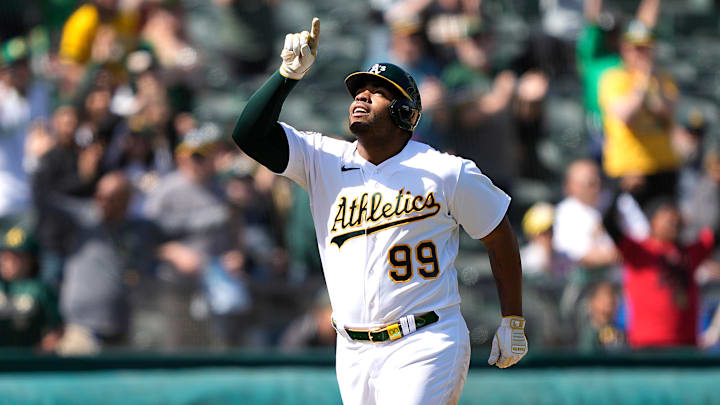Jesús Aguilar dio su primer jonrón con los Atléticos de Oakland 