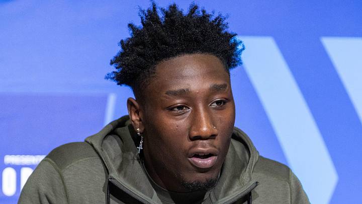 Dallas Cowboys linebacker Demarvion Overshown