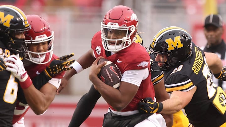 Arkansas Razorbacks quarterback KJ Jackson (7) rushes during the first quarter against the Missouri Tigers at Razorback Stadium in Fayetteville, Ark.