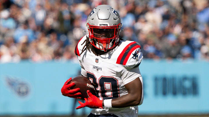 Oct 19, 2025; Nashville, Tennessee, USA; New England Patriots running back Rhamondre Stevenson (38) runs with the ball after a made catch against the Tennessee Titans during the second half at Nissan Stadium. Mandatory Credit: Steve Roberts-Imagn Images Oct 19, 2025; Nashville, Tennessee, USA; New England Patriots running back Rhamondre Stevenson (38) runs with the ball after a made catch against the Tennessee Titans during the second half at Nissan Stadium. Mandatory Credit: Steve Roberts-Imagn Images