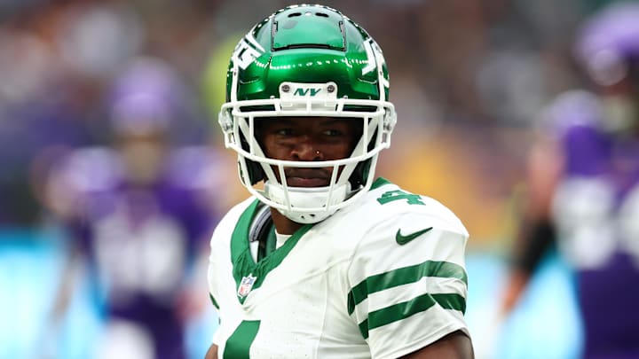 Oct 6, 2024; Tottenham, ENG; New York Jets Defensive Back D.J. Reed (4) complains about a foul in the 2nd Quarter against Minnesota Vikings at Tottenham Hotspur Stadium. Mandatory Credit: Shaun Brooks-Imagn Images