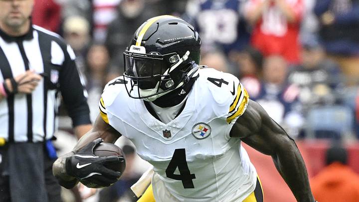 Sep 20, 2026; Foxborough, Massachusetts, USA;  Pittsburgh Steelers wide receiver DK Metcalf (4) makes a catch against the New England Patriots in the first half at Gillette Stadium.  Mandatory Credit: Eric Canha-Imagn Images