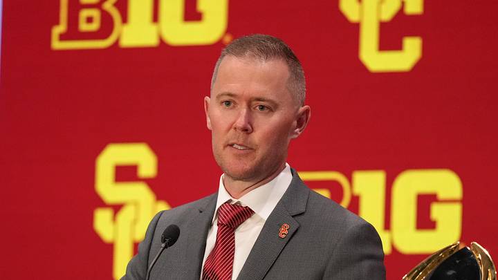 Jul 24, 2025; Las Vegas, NV, USA; USC head coach Lincoln Riley speaks to the media during the Big Ten NCAA college football media days at Mandalay Bay Resort. Mandatory Credit: Lucas Peltier-Imagn Images Jul 24, 2025; Las Vegas, NV, USA; USC head coach Lincoln Riley speaks to the media during the Big Ten NCAA college football media days at Mandalay Bay Resort. Mandatory Credit: Lucas Peltier-Imagn Images