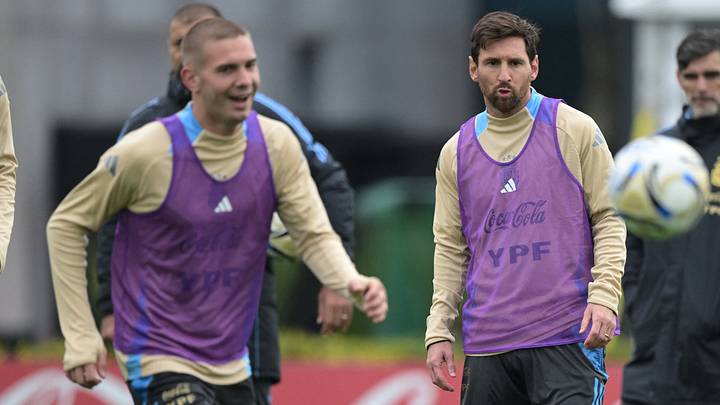 Franco Mastantuono y Lionel Messi en la práctica de Argentina