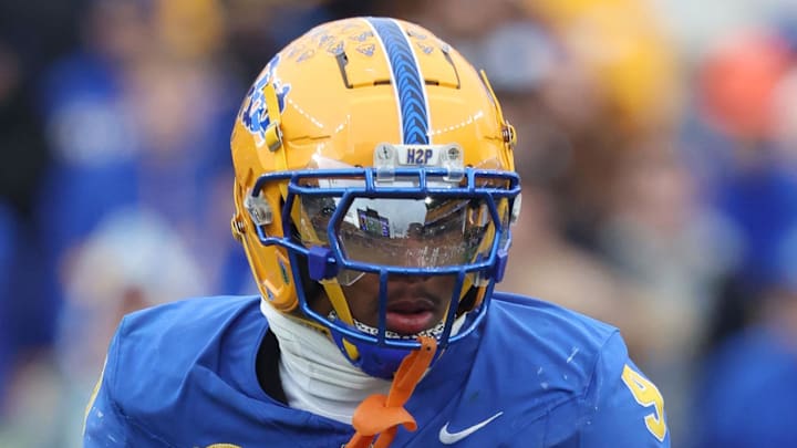 Pittsburgh Panthers linebacker Kyle Louis