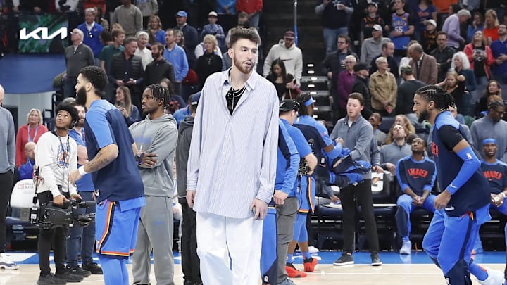 Dec 31, 2024; Oklahoma City, Oklahoma, USA; Oklahoma City Thunder forward Chet Holmgren (7) before the start of a game against the Minnesota Timberwolves at Paycom Center. Mandatory Credit: Alonzo Adams-Imagn Images Dec 31, 2024; Oklahoma City, Oklahoma, USA; Oklahoma City Thunder forward Chet Holmgren (7) before the start of a game against the Minnesota Timberwolves at Paycom Center. Mandatory Credit: Alonzo Adams-Imagn Images