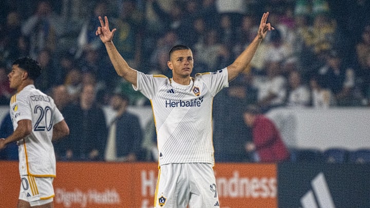 In an intense MLS 2024 clash on matchday 5, LA Galaxy edged past Sporting Kansas City 3-2, showcasing both teams' resilience.
