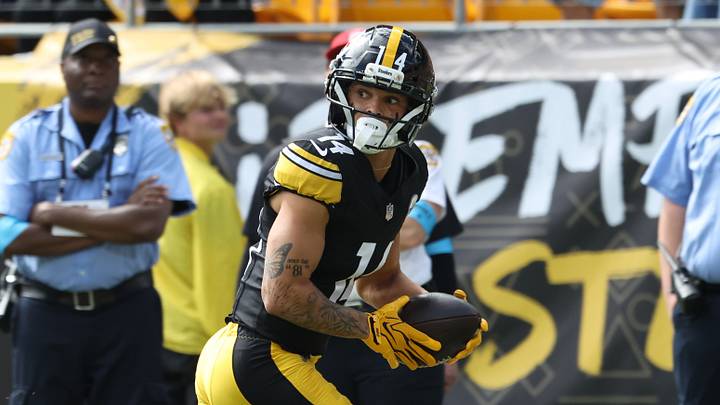 Sep 27, 2026; Pittsburgh, Pennsylvania, USA; Pittsburgh Steelers wide receiver Roman Wilson (14) runs after a catch during the first quarter against the Cincinnati Bengals at Acrisure Stadium. Mandatory Credit: Charles LeClaire-Imagn Images Sep 27, 2026; Pittsburgh, Pennsylvania, USA; Pittsburgh Steelers wide receiver Roman Wilson (14) runs after a catch during the first quarter against the Cincinnati Bengals at Acrisure Stadium. Mandatory Credit: Charles LeClaire-Imagn Images