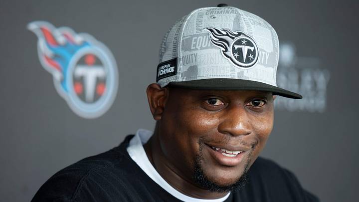 Tennessee Titans - Defensive Coordinator Dennard Wilson Tennessee Titans - Defensive Coordinator Dennard Wilson