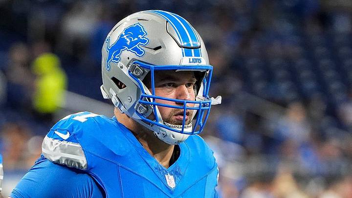 Detroit Lions guard Kevin Zeitler (71) warms up before the Tampa Bay Buccaneers game at Ford Field in Detroit on Sunday, September 15, 2024.