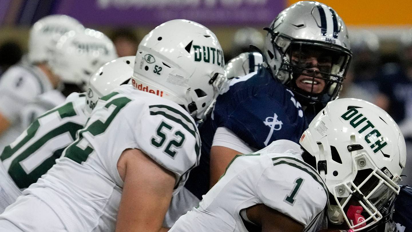 Iowa High School Football Notebook: Pella Knocks Off Lewis Central In Class 4A