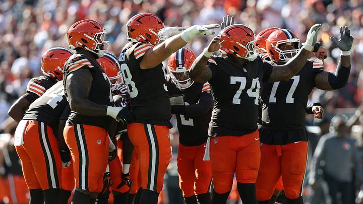 Sep 27, 2026; Cleveland, Ohio, USA; The Cleveland Browns offense gestures to the crowd to quiet down while in a huddle against the Carolina Panthers during the fourth quarter at Huntington Bank Field. Mandatory Credit: Scott Galvin-Imagn Images Sep 27, 2026; Cleveland, Ohio, USA; The Cleveland Browns offense gestures to the crowd to quiet down while in a huddle against the Carolina Panthers during the fourth quarter at Huntington Bank Field. Mandatory Credit: Scott Galvin-Imagn Images