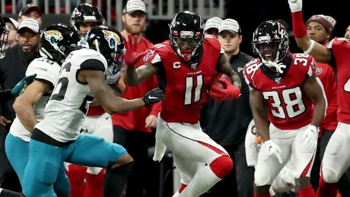 Atlanta Falcons wide receiver Julio Jones (11)