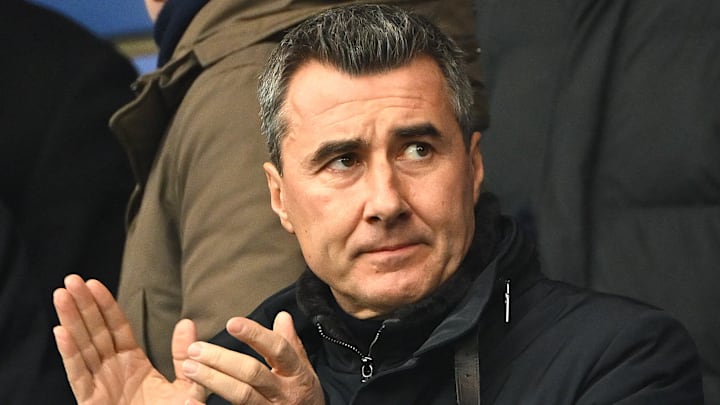 Le Président du RCSA, Marc Keller remplace Mathieu Le Scornet par Frederic Antonetti sur le banc du club. 