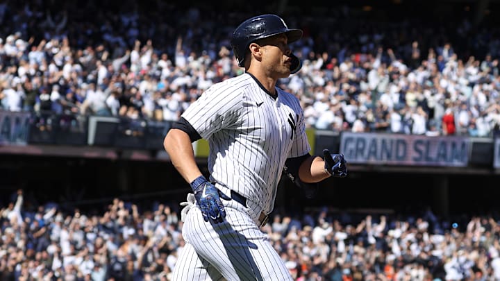 Giancarlo Stanton lleva tres jonrones con los Yankees en esta nueva temporada