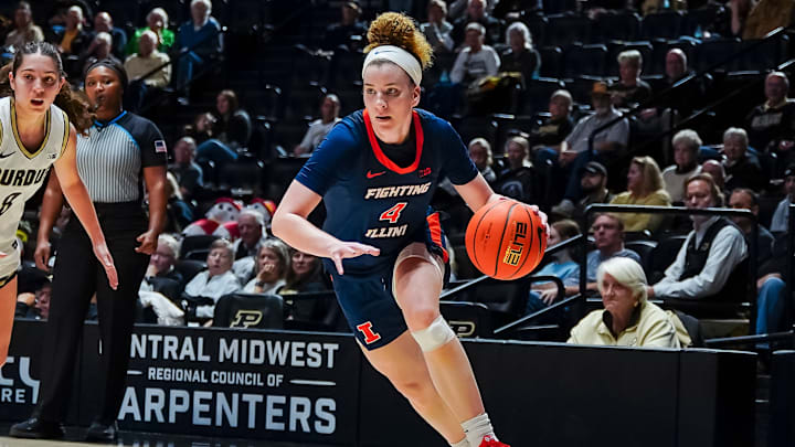 Illinois guard Gretchen Dolan (4) will miss the remainder of the season because of a right knee injury, the Illini announced Wednesday.