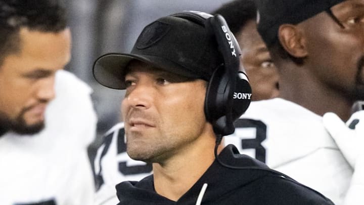 Aug 23, 2025; Glendale, Arizona, USA; Las Vegas Raiders defensive line coach Rob Leonard against the Arizona Cardinals during a preseason NFL game at State Farm Stadium. Mandatory Credit: Mark J. Rebilas-Imagn Images