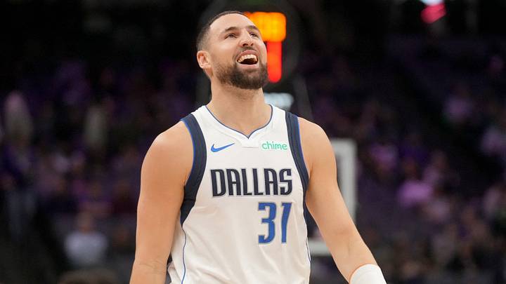 Jan 6, 2026; Sacramento, California, USA; Dallas Mavericks guard Klay Thompson (31) reacts after the Sacramento Kings commit a turnover in the second quarter at the Golden 1 Center. Mandatory Credit: Cary Edmondson-Imagn Images Jan 6, 2026; Sacramento, California, USA; Dallas Mavericks guard Klay Thompson (31) reacts after the Sacramento Kings commit a turnover in the second quarter at the Golden 1 Center. Mandatory Credit: Cary Edmondson-Imagn Images