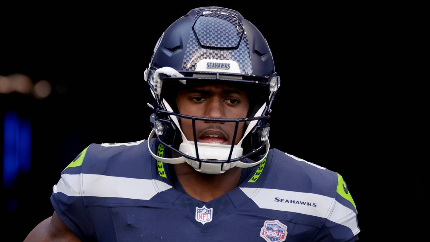 Why Seahawks RB Jadarian Price Needs Larger Role vs. Cardinals