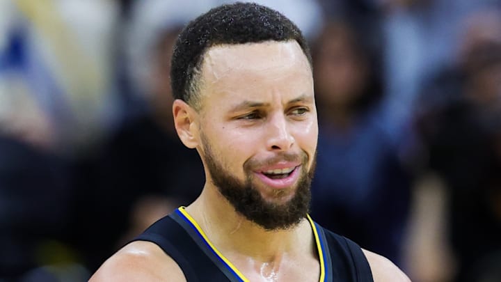 U.S.-SAN FRANCISCO-BASKETBALL-NBA-WARRIORS VS SUNS