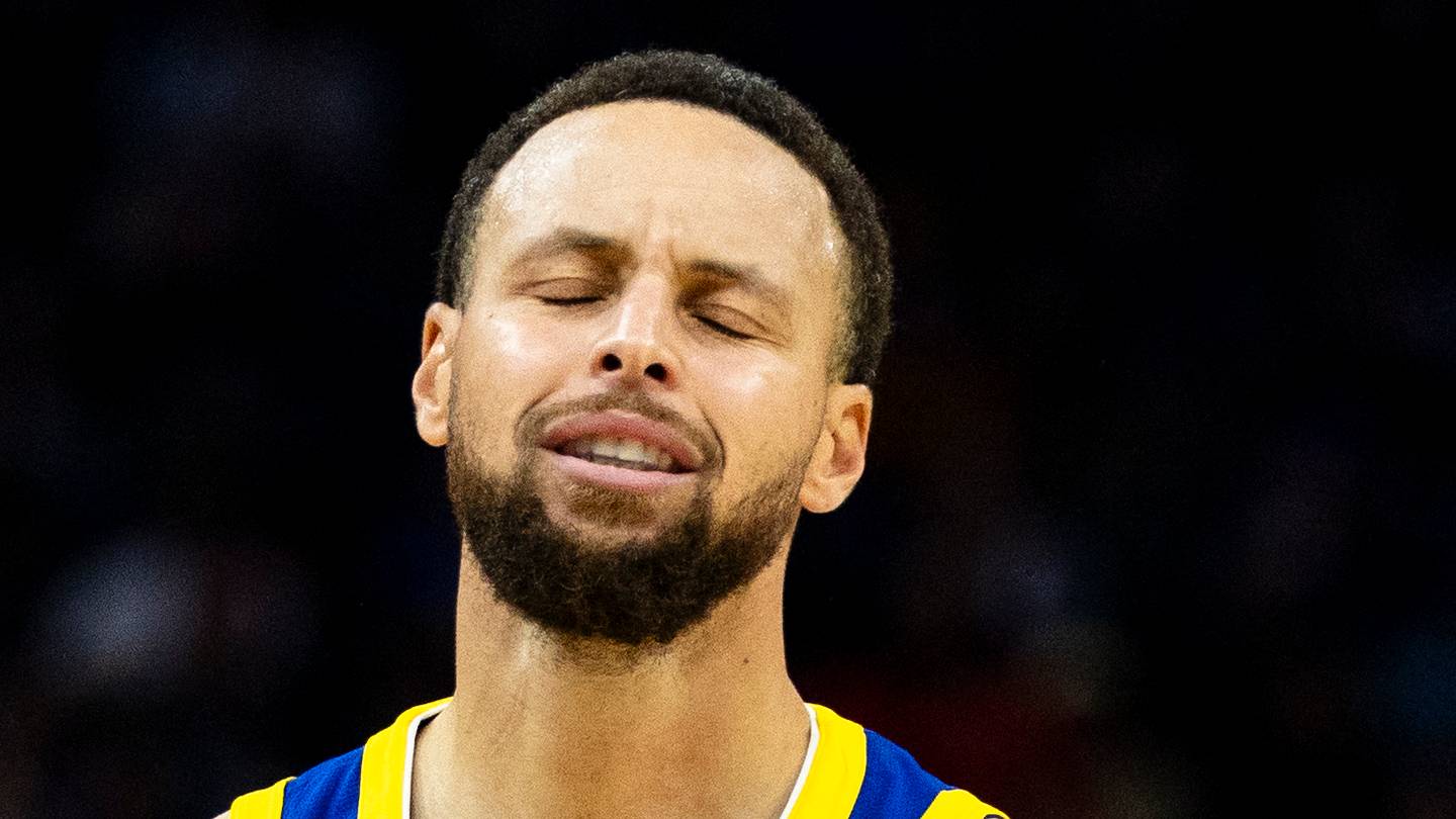 Stephen Curry following Draymond Green contract path would terrify Warriors fans