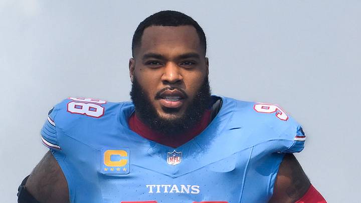 Tennessee Titans defensive tackle Jeffery Simmons (98) takes the field