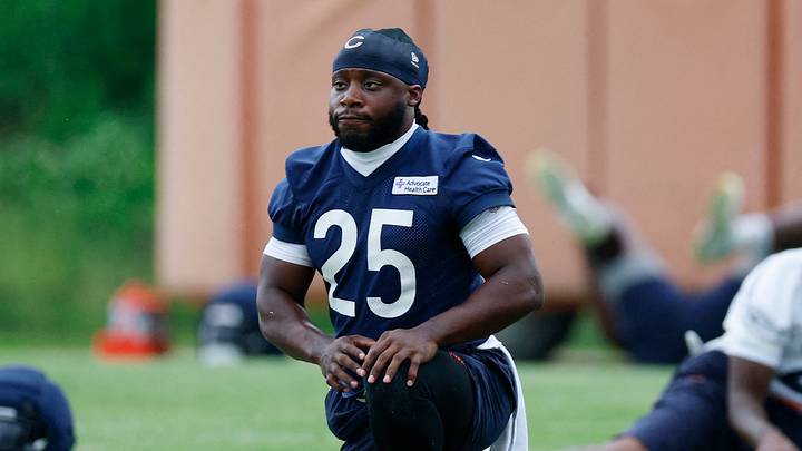 Jun 11, 2026; Lake Forest, IL, USA; Chicago Bears running back Kyle Monangai (25) stretches during Minicamp at Halas Hall. Mandatory Credit: Kamil Krzaczynski-Imagn Images Jun 11, 2026; Lake Forest, IL, USA; Chicago Bears running back Kyle Monangai (25) stretches during Minicamp at Halas Hall. Mandatory Credit: Kamil Krzaczynski-Imagn Images
