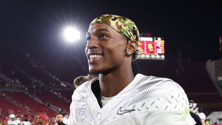 Sep 26, 2026; Los Angeles, California, USA; Oregon Ducks wide receiver Evan Stewart (7) walks on the field after a game against the USC Trojans at United Airlines Field at Los Angeles Memorial Coliseum Sep 26, 2026; Los Angeles, California, USA; Oregon Ducks wide receiver Evan Stewart (7) walks on the field after a game against the USC Trojans at United Airlines Field at Los Angeles Memorial Coliseum