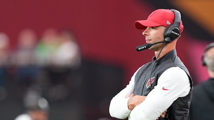 Oct 19, 2025; Glendale, Arizona, USA; Arizona Cardinals head coach Jonathan Gannon looks on against the Green Bay Packers during the second half at State Farm Stadium. Mandatory Credit: Joe Camporeale-Imagn Images Oct 19, 2025; Glendale, Arizona, USA; Arizona Cardinals head coach Jonathan Gannon looks on against the Green Bay Packers during the second half at State Farm Stadium. Mandatory Credit: Joe Camporeale-Imagn Images