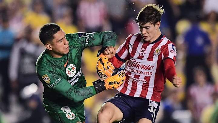 คลาสิโกระเบิดห้าการต่อสู้อันยิ่งใหญ่ที่กำหนดที่สุดของเม็กซิโกในศึกคู่แค้นสุดเดือดระหว่างชีวาส กับ คลับ อเมริกา