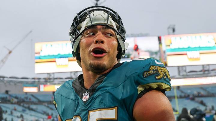 1Dec 7, 2025; Jacksonville, Florida, USA;  Jacksonville Jaguars tight end Brenton Strange (85) leaves the field following a game at EverBank Stadium. Mandatory Credit: Matt Pendleton-Imagn Images