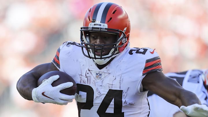 Nov 7, 2021; Cincinnati, Ohio, USA; Cleveland Browns running back Nick Chubb (24) runs with the ball against the Cincinnati Bengals in the first half at Paul Brown Stadium. Mandatory Credit: Katie Stratman-Imagn Images Nov 7, 2021; Cincinnati, Ohio, USA; Cleveland Browns running back Nick Chubb (24) runs with the ball against the Cincinnati Bengals in the first half at Paul Brown Stadium. Mandatory Credit: Katie Stratman-Imagn Images