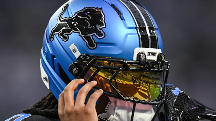 Detroit Lions running back Jahmyr Gibbs (0) looks on before the game against the Minnesota Vikings 