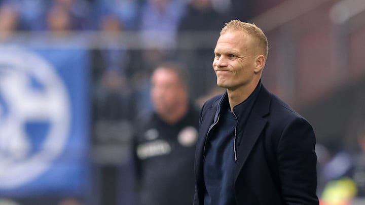 Ratlos: Schalke-Trainer Karel Geraerts Ratlos: Schalke-Trainer Karel Geraerts