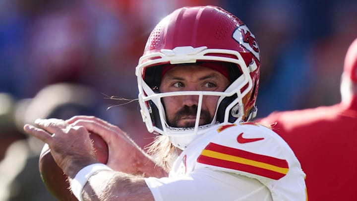 Nov 16, 2025; Denver, Colorado, USA; Kansas City Chiefs quarterback Gardner Minshew (17) before the game against the Denver Broncos at Empower Field at Mile High. Mandatory Credit: Ron Chenoy-Imagn Images Nov 16, 2025; Denver, Colorado, USA; Kansas City Chiefs quarterback Gardner Minshew (17) before the game against the Denver Broncos at Empower Field at Mile High. Mandatory Credit: Ron Chenoy-Imagn Images