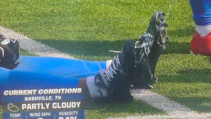 Tennessee’s Kevin Winston Jr. was seen having his cleats sprayed with water during Sunday’s game against the Eagles. Tennessee’s Kevin Winston Jr. was seen having his cleats sprayed with water during Sunday’s game against the Eagles.