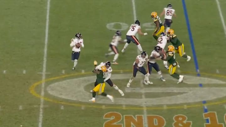 Micah Parsons got mugged by the Bears offensive line, but the referees did not agree. 