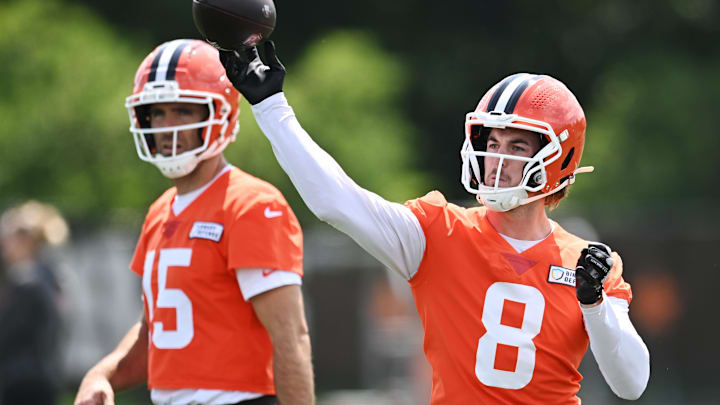 Jun 10, 2025; Berea, OH, USA; Cleveland Browns quarterback Kenny Pickett (8) throws a pass as quarterback Joe Flacco (15) looks on during minicamp at CrossCountry Mortgage Campus. Mandatory Credit: Ken Blaze-Imagn Images Jun 10, 2025; Berea, OH, USA; Cleveland Browns quarterback Kenny Pickett (8) throws a pass as quarterback Joe Flacco (15) looks on during minicamp at CrossCountry Mortgage Campus. Mandatory Credit: Ken Blaze-Imagn Images