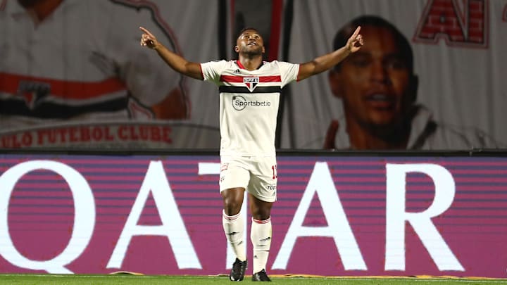 Luan tem contrato somente até o final de dezembro