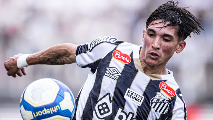 Laquintana estreou pelo Santos contra o Brusque