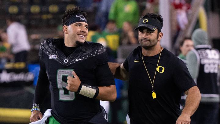 Oregon Ducks quarterback Dylan Raiola Oregon Ducks quarterback Dylan Raiola