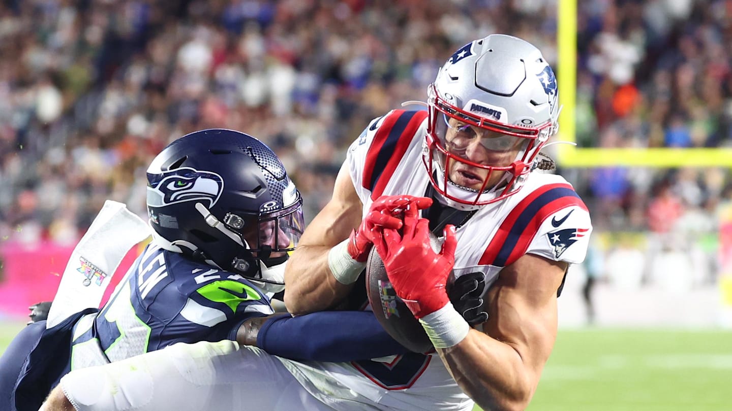 Patriots WR Makes Unbelievable TD Catch in Super Bowl vs. Seahawks