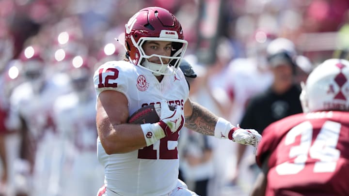 Oklahoma tight end Jaren Kanak runs after a catch against Temple. Oklahoma tight end Jaren Kanak runs after a catch against Temple.
