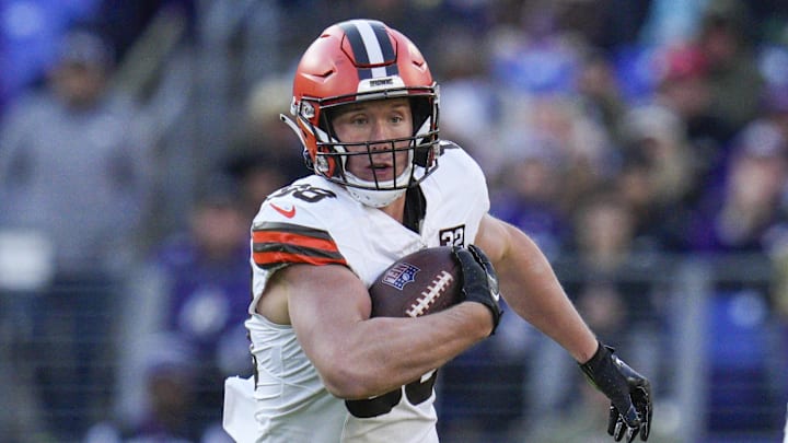 Nov 12, 2023; Baltimore, Maryland, USA; Cleveland Browns tight end Harrison Bryant (88) runs with the ball against the Baltimore Ravens during the second half at M&T Bank Stadium.
