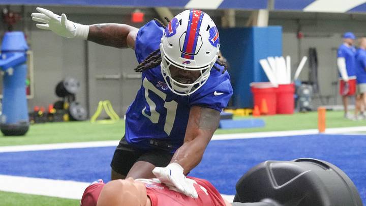Buffalo Bills defensive end Mike Danna (51) trains during Buffalo Bills Minicamp. Buffalo Bills defensive end Mike Danna (51) trains during Buffalo Bills Minicamp.