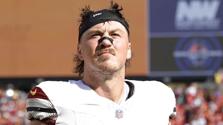 Washington Commanders tight end John Bates