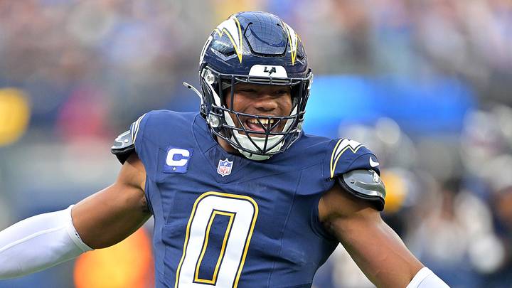 Nov 30, 2025; Inglewood, California, USA; Los Angeles Chargers linebacker Daiyan Henley (0) reacts against the Las Vegas Raiders during the first half at SoFi Stadium. Mandatory Credit: Jayne Kamin-Oncea-Imagn Images Nov 30, 2025; Inglewood, California, USA; Los Angeles Chargers linebacker Daiyan Henley (0) reacts against the Las Vegas Raiders during the first half at SoFi Stadium. Mandatory Credit: Jayne Kamin-Oncea-Imagn Images