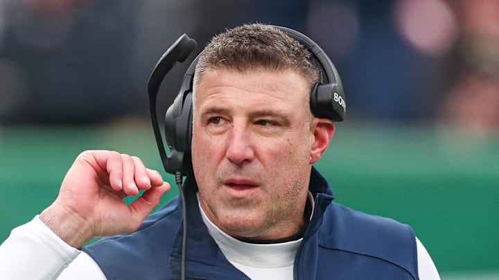 New England Patriots head coach Mike Vrabel looks on New England Patriots head coach Mike Vrabel looks on